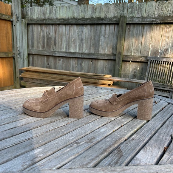 NWOT Caprie Suede Heeled‎ Penny Loafers by Aquatalia size 8.5